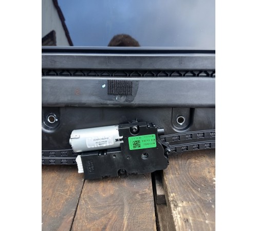 Люк крыши электрический (панорама) в сборе