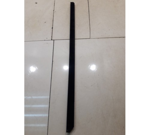 Уплотнитель стекла (передний, правый)