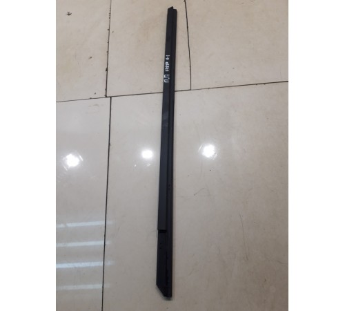 Уплотнитель стекла (передний, правый)