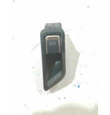 Кнопка открывания багажника