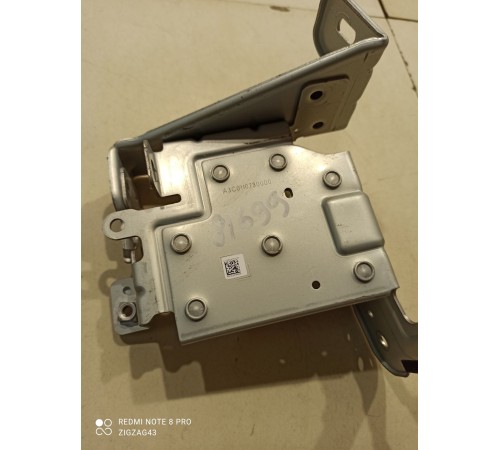 Кронштейн салона