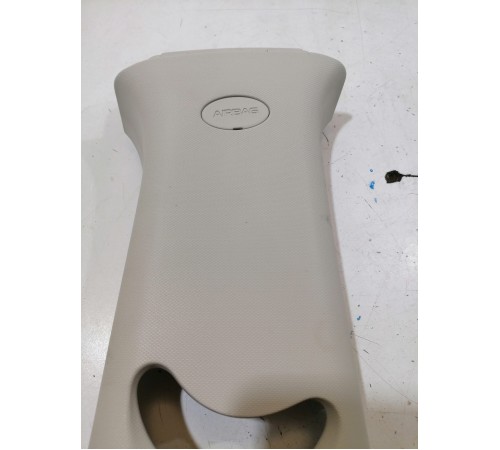 Обшивка центральной стойки левая верхняя