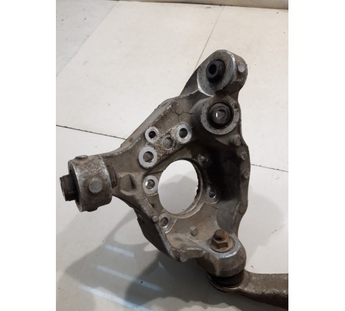 Кулак поворотный (задний, правый)