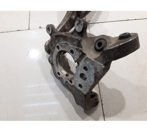 Кулак поворотный (задний, правый)