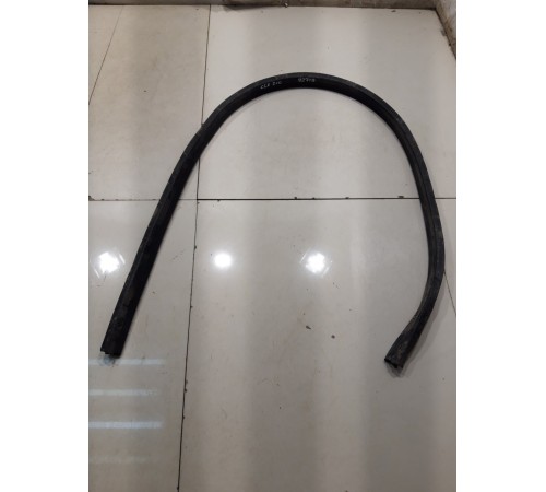 Уплотнитель капота