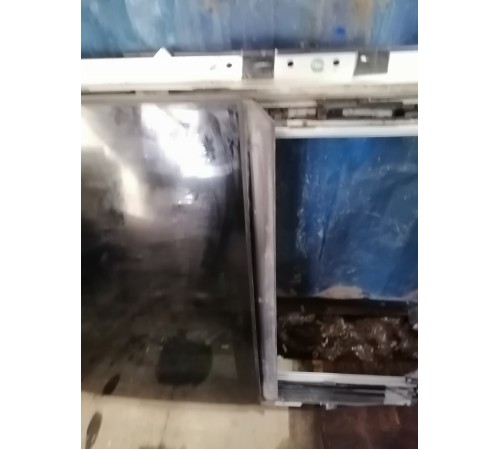 Люк в сборе