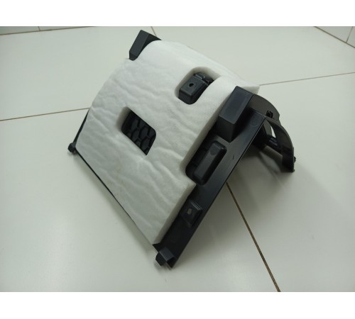 Накладка торпедо правая под бардачок