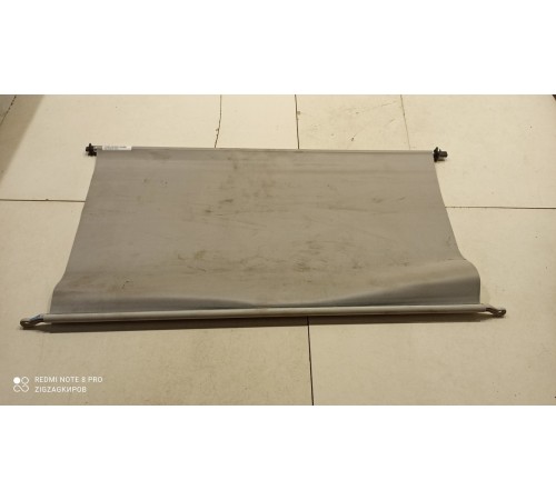 Шторка левого окна двери