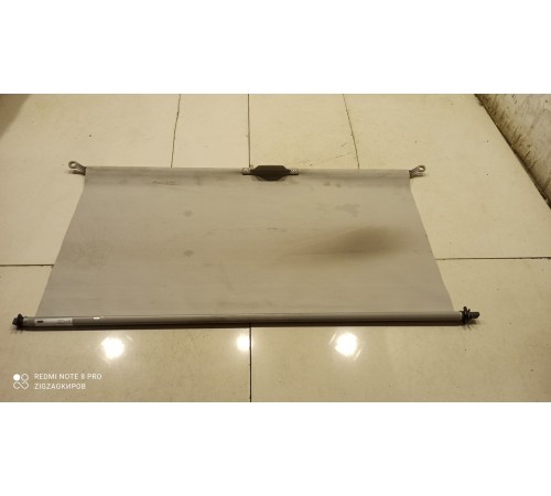 Шторка левого окна двери