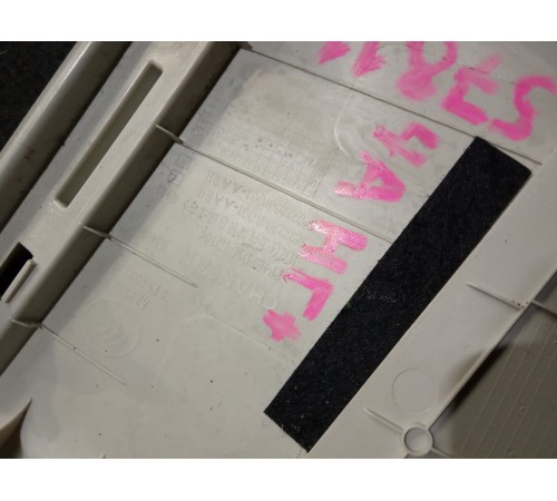 Накладка стойки средняя правая верхняя