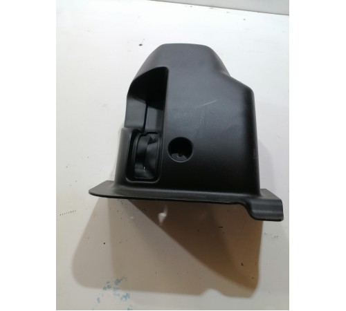 Обшивка рулевой колонки нижняя