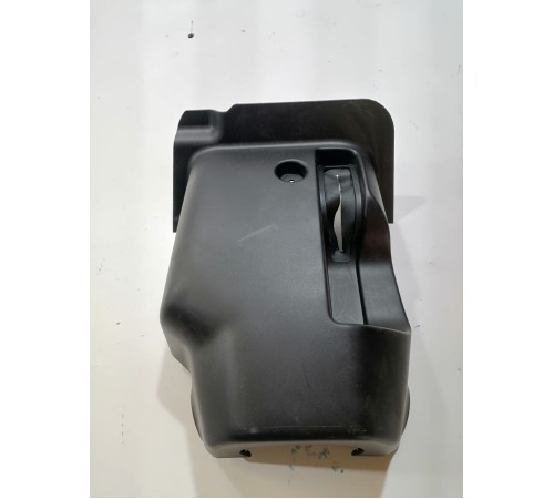 Обшивка рулевой колонки нижняя