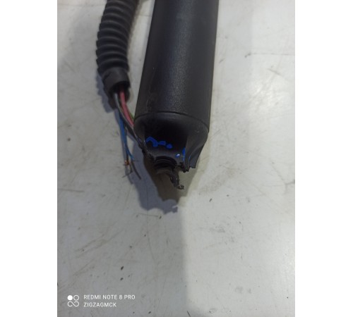 Амортизатор крышки багажника