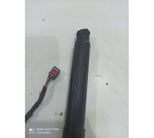 Амортизатор крышки багажника