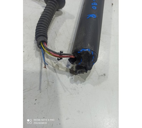 Амортизатор крышки багажника