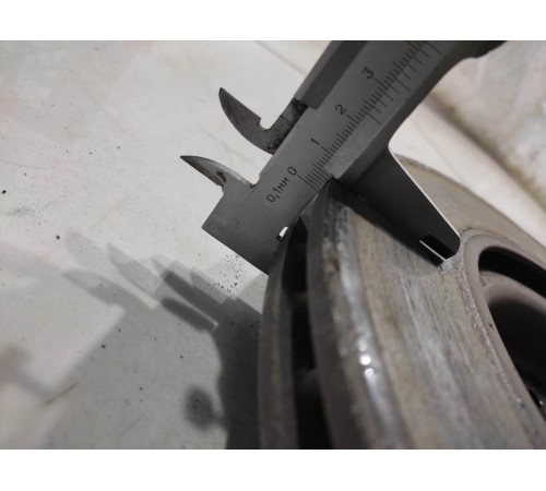 Тормозной диск (задний, правый)