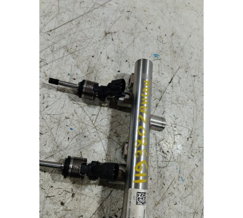 Топливная рампа рейка в комплекте с форсунками