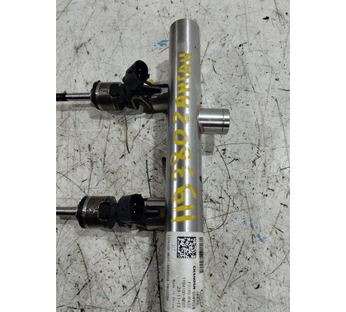 Топливная рампа рейка в комплекте с форсунками