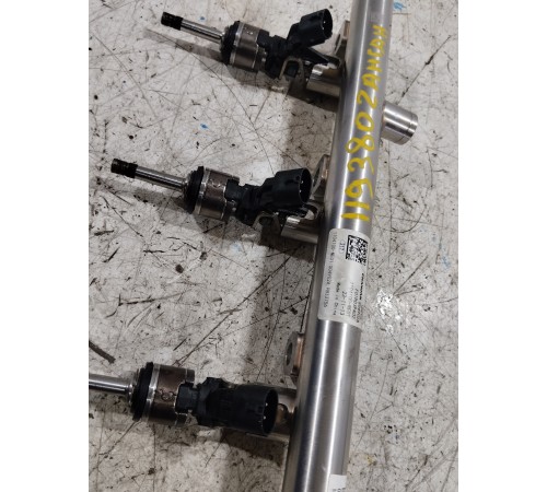 Топливная рампа рейка в комплекте с форсунками