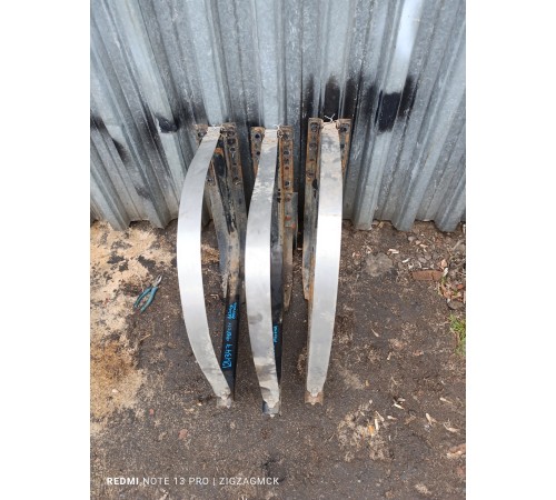 Комплект кронштейнов крепления топливного бака