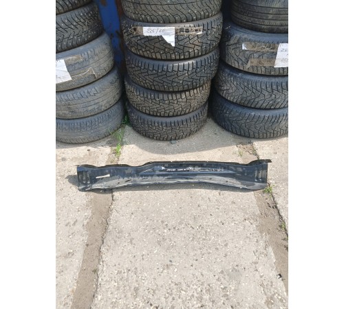 Панель под лобовое стекло передняя