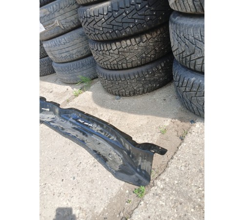 Панель под лобовое стекло передняя