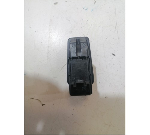 Кнопка открывания багажника