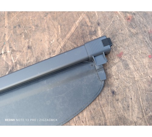 Шторка багажника