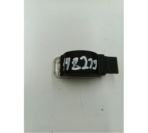 Плафон внутреннего освещения салона 