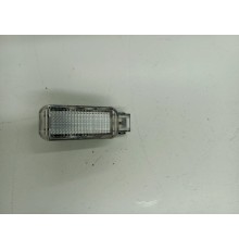 Плафон внутреннего освещения салона 