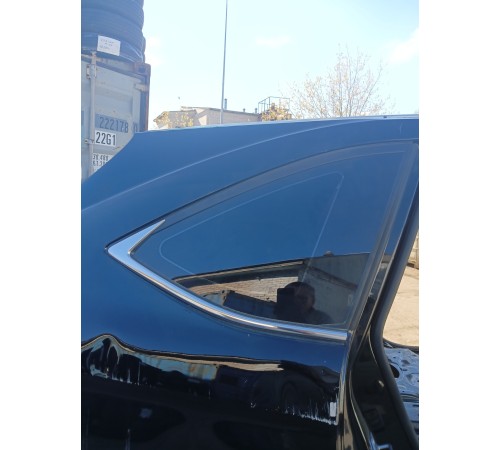 Глухое стекло заднее правое