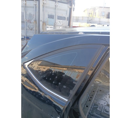 Глухое стекло заднее правое