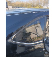 Глухое стекло заднее правое