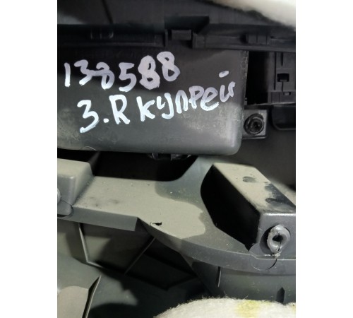 Обшивка двери задняя правая