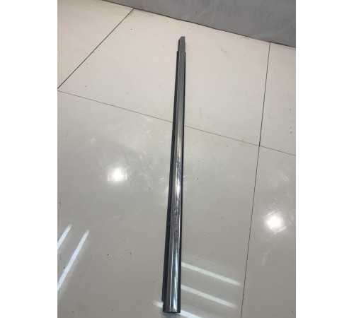 Молдинг передней левой двери