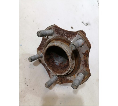 Ступица задняя левая