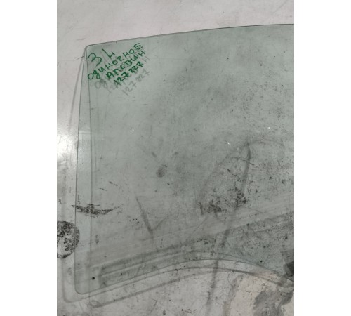 Стекло двери заднее левое