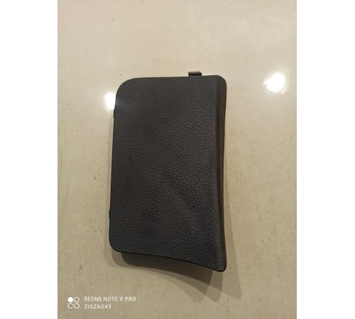 Заглушка накладки крышки багажника