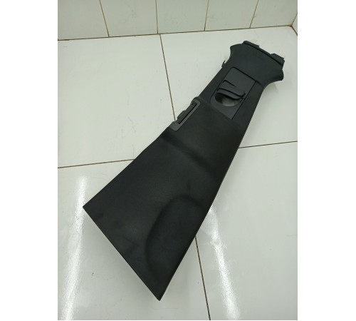 Обшивка центральной стойки левая верхняя