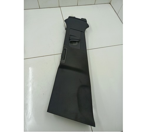 Обшивка центральной стойки левая верхняя