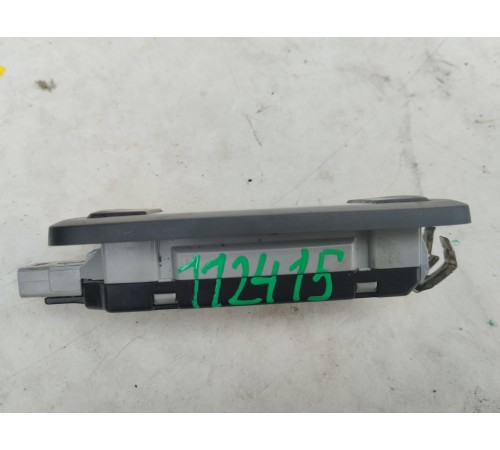 Плафон внутреннего освещения салона правый