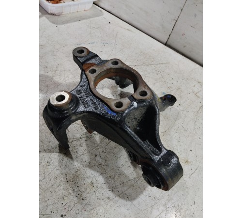 Кулак поворотный задний правый