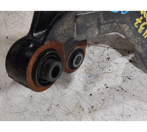 Кулак поворотный задний правый