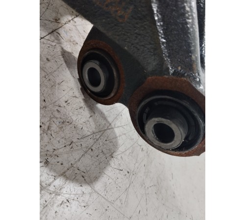 Кулак поворотный задний правый