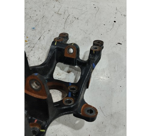 Кулак поворотный задний правый