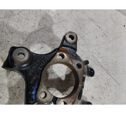 Кулак поворотный задний правый