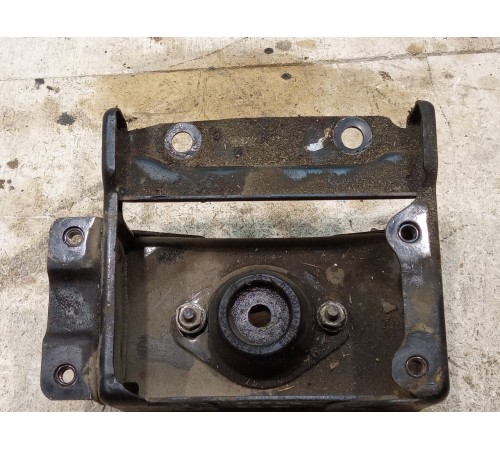 Опора двигателя левая