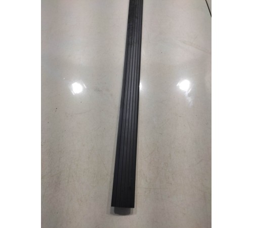 Молдинг порога (передний,левый)