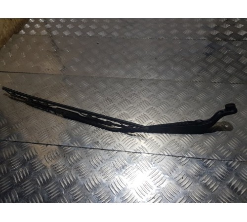 Дворник лобового стекла перед.