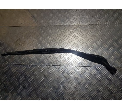 Дворник лобового стекла перед.